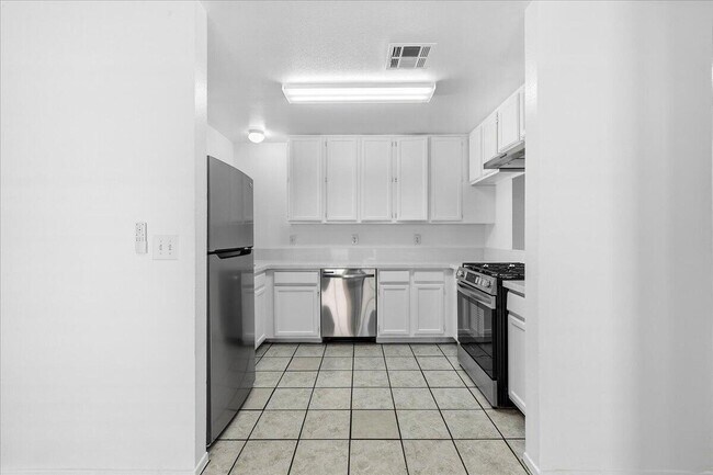 Building Photo - 31601 Avenida Maravilla