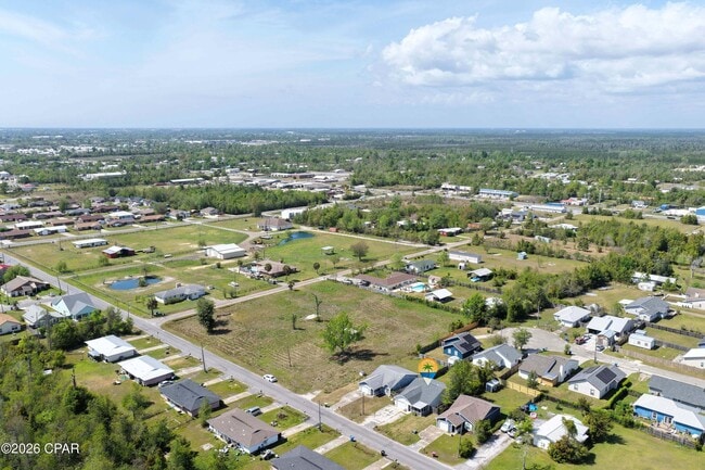 Building Photo - 7011 Lois St