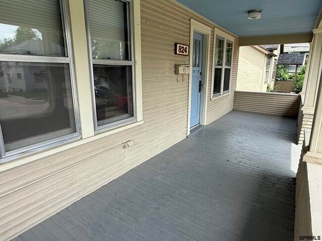 Building Photo - 824 N 47th St