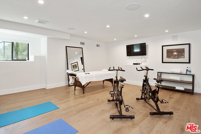 Building Photo - 4130 Parva Ave