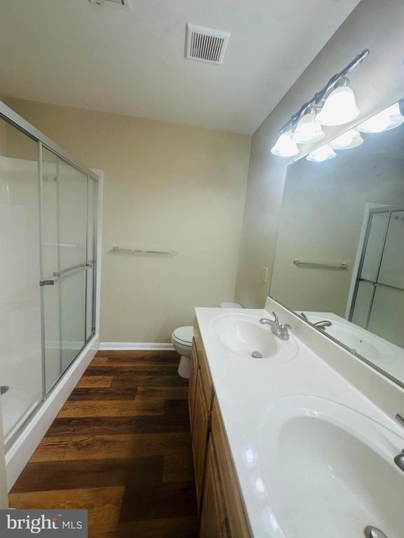 Building Photo - 118 Sparrow Rd