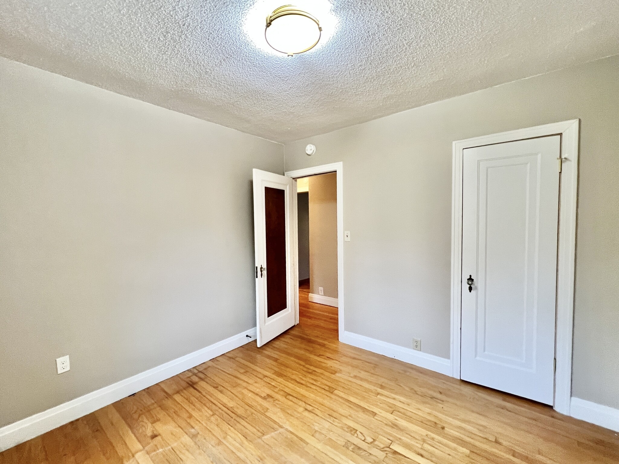 Building Photo - 725 Pflaum Rd