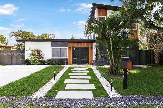 Building Photo - 3056 NE 14th Ave