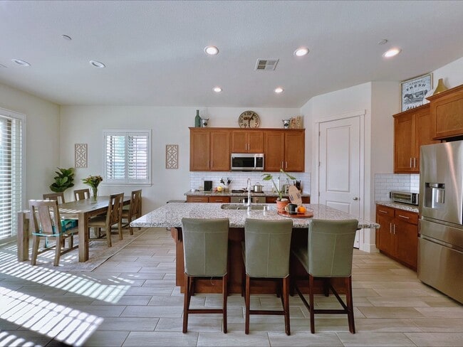 Building Photo - Beautiful Santana Ranch Home in Hollister