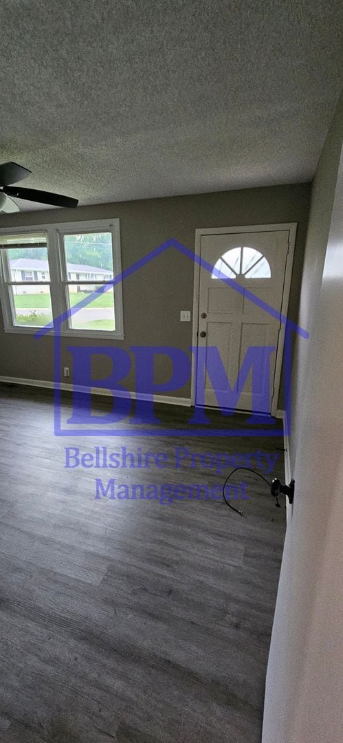 Building Photo - Spacious 4 Bed, 2 Bath Home in Nashville –...