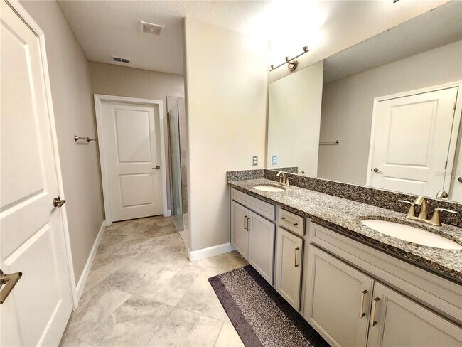 Building Photo - 17009 Clear Cork Dr