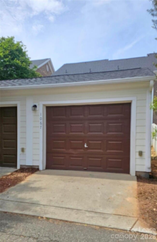 Building Photo - 1067 Writers Way