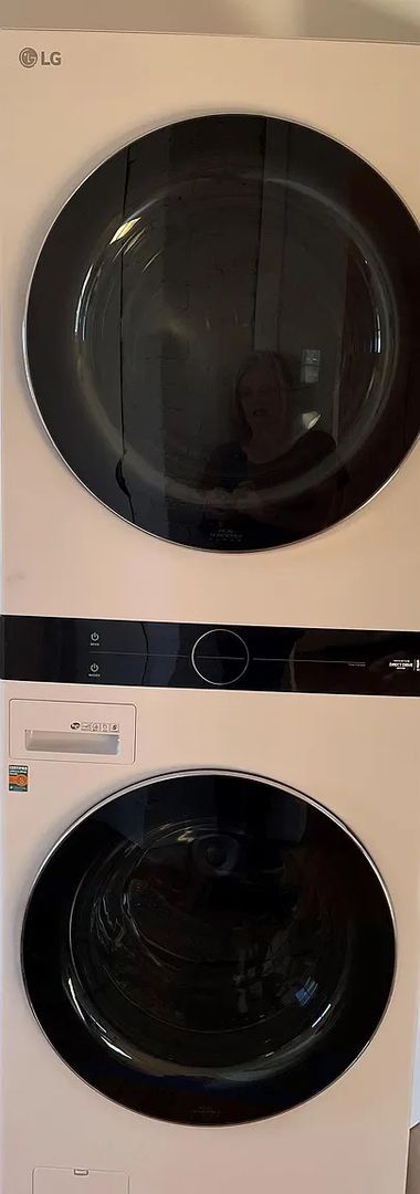 Building Photo - Charming Pet-Friendly Belmont Rental Near Downtown