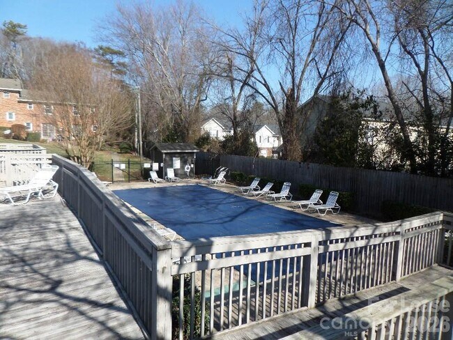 Building Photo - 4335 Hathaway St