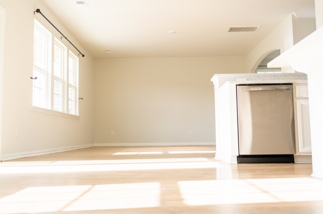 Building Photo - 216 Chaste Tree Cir