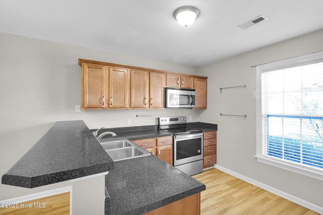 Building Photo - 124 Crooked Run Dr
