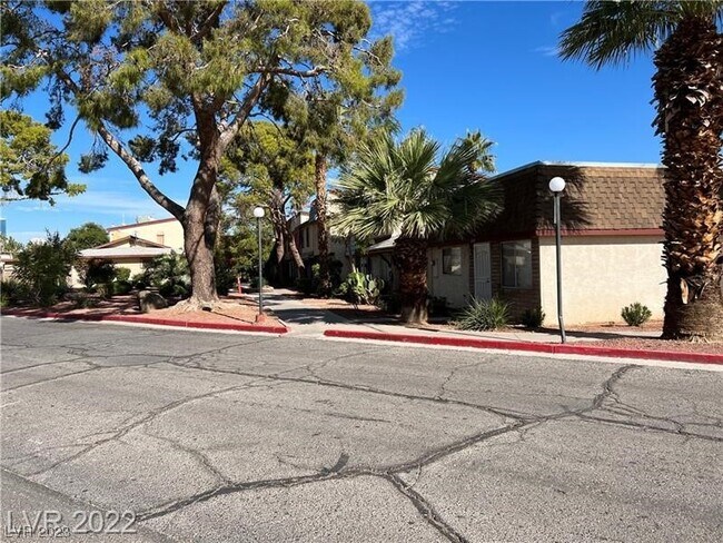 Building Photo - 3911 Torsby Pl