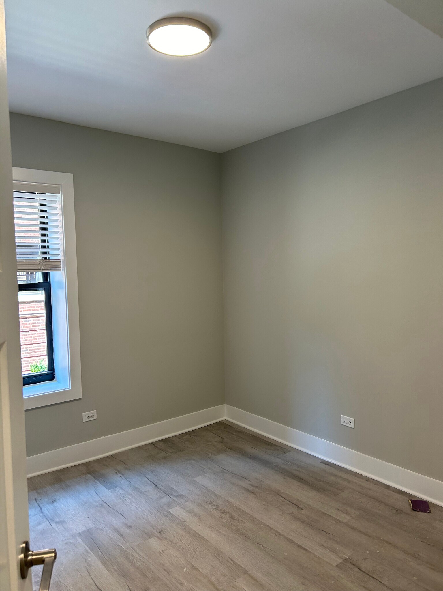 Building Photo - 1131 Oak Ave