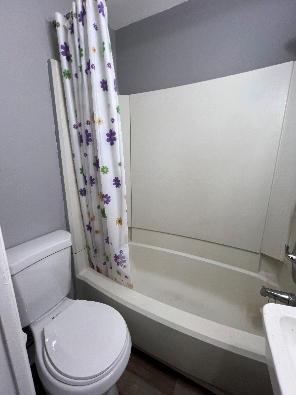 Building Photo - 1 Macnaughton Ave