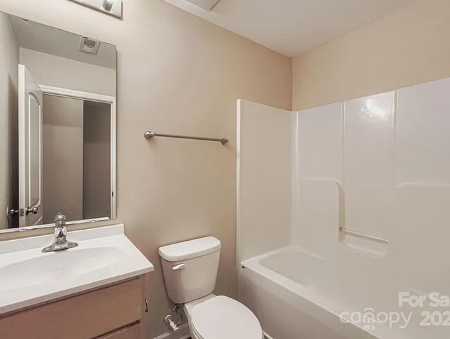 Building Photo - 4400 Tantilla Cir