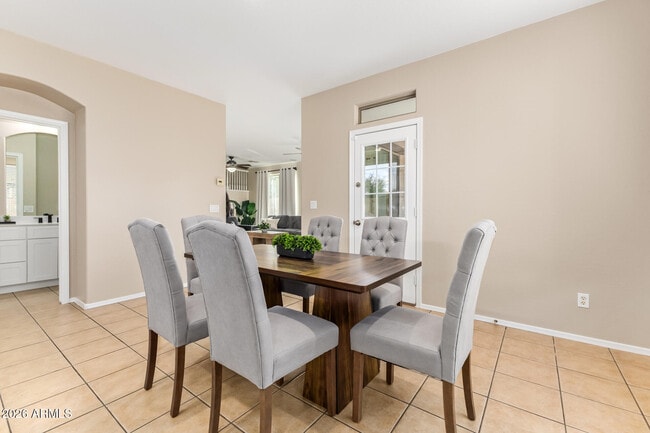 Building Photo - 3143 S Southwind Dr