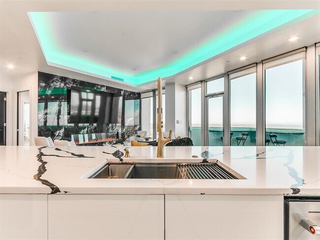 Building Photo - 5900 Mosteller Dr