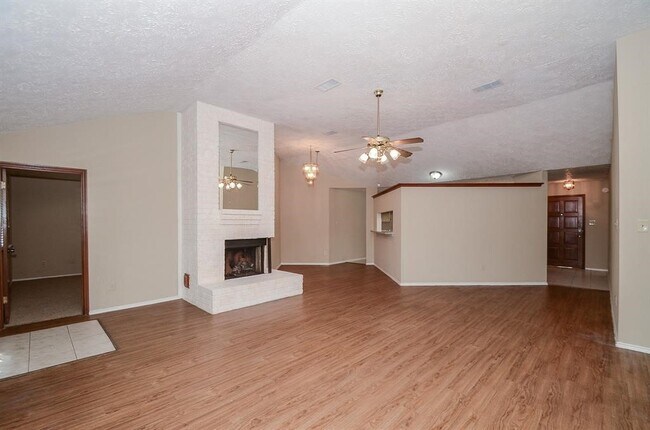 Building Photo - 1319 Silver Morning Dr
