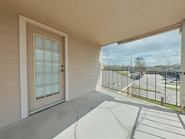 Building Photo - 3770 Lovers Wood Ln