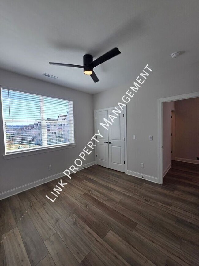 Building Photo - Brand New Townhome 3/3 Downtown near UTC and Erlanger