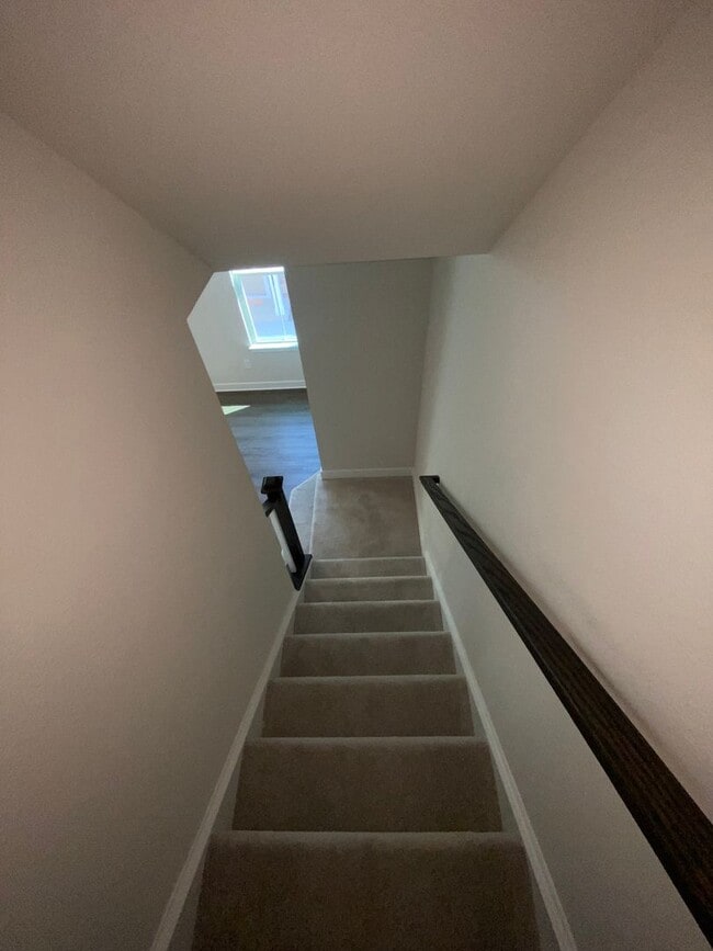 Building Photo - Edge at Azalea