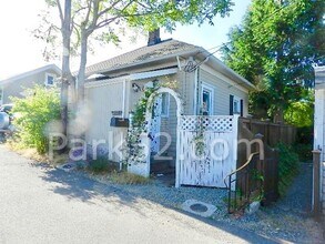 Building Photo - Tacoma Area Single Family cottage