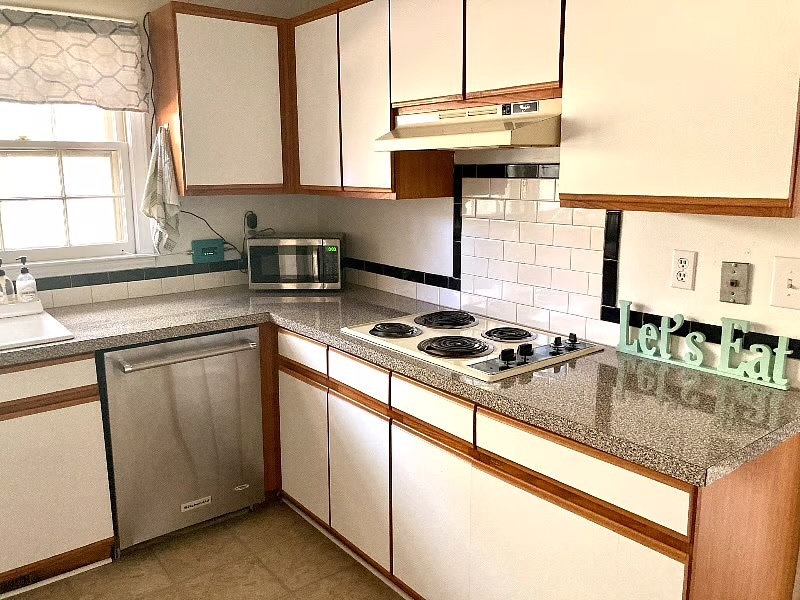 Building Photo - 3441 Brevard Rd