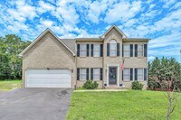 Building Photo - 221 Minnie Bell Ln