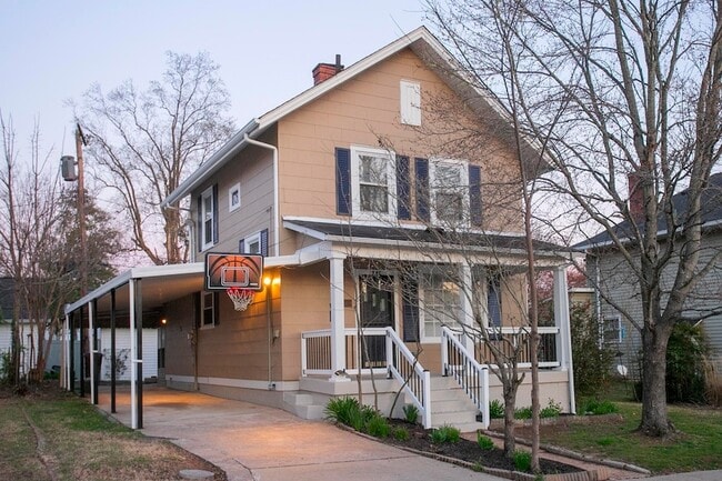 Building Photo - 909 Clarke St