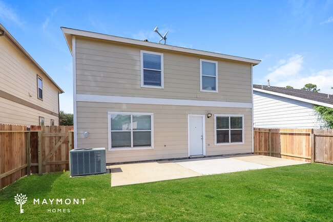 Building Photo - 8226 Wooded Terrace Ln