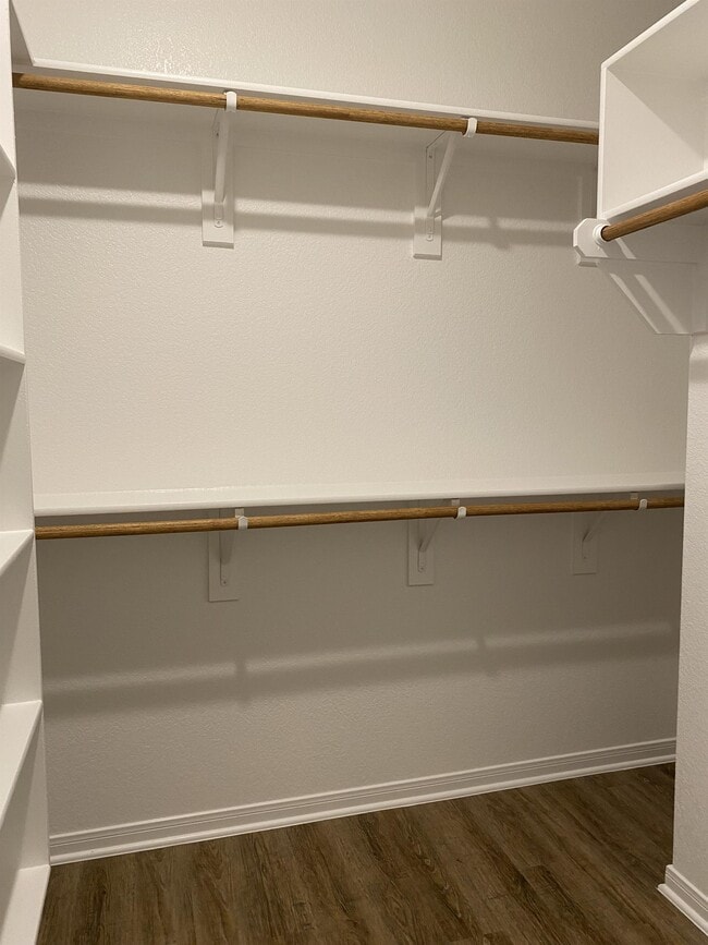 Building Photo - 808 Killam Dr