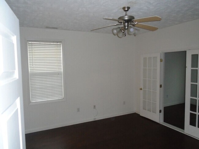 Building Photo - 645 Brandermill Rd
