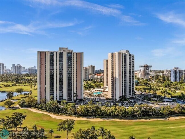 Building Photo - 20379 W Country Club Dr