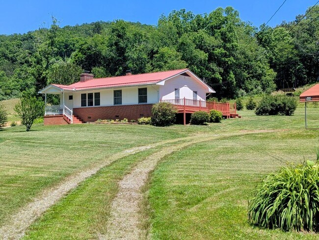 Building Photo - $1,700 - 3 Bedroom 1 Bathroom Home in Lovely Setting in Savannah Community