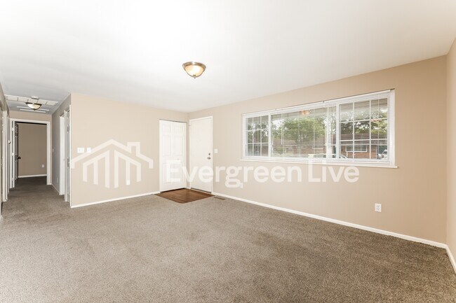 Building Photo - 5619 Shady Oak St