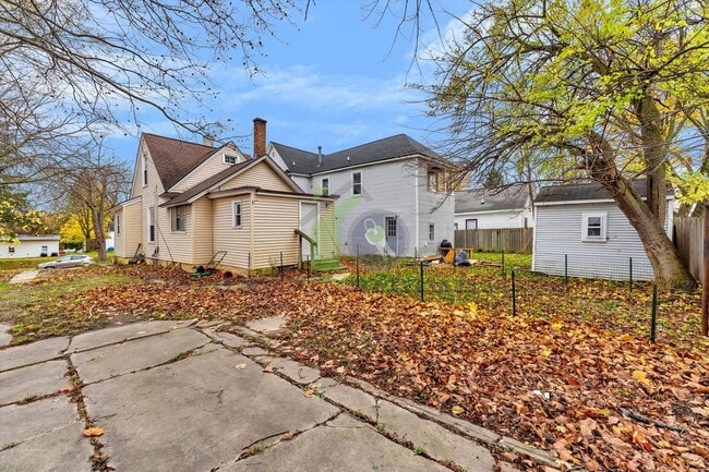 Building Photo - Newly Remodeled 3 Bedroom in MidTown!