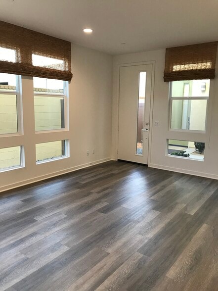 Building Photo - 789 Leeward Way