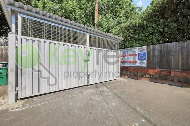 Building Photo - 6705 Greenback Ln