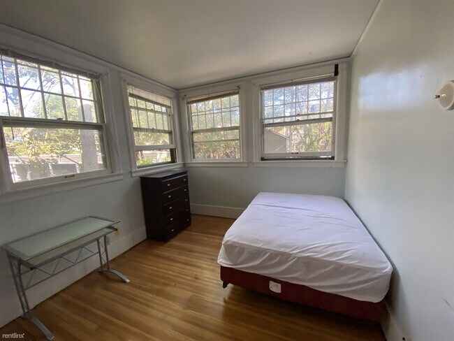 Building Photo - 8 br, 3 bath House - 503 E Ann St 503 East...