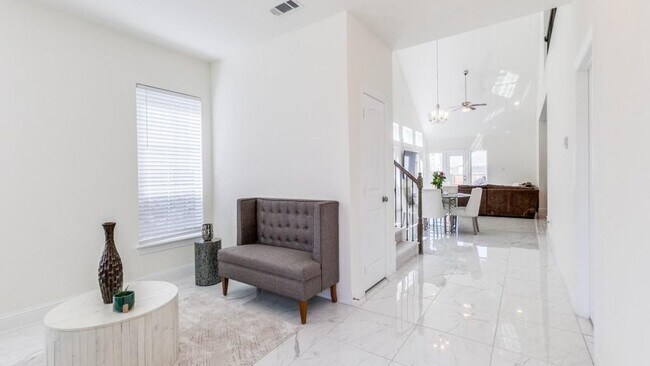 Building Photo - 337 Gleneagles Dr