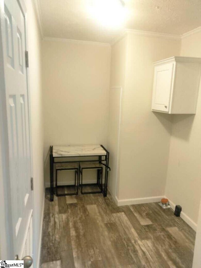 Building Photo - 5 Charles St