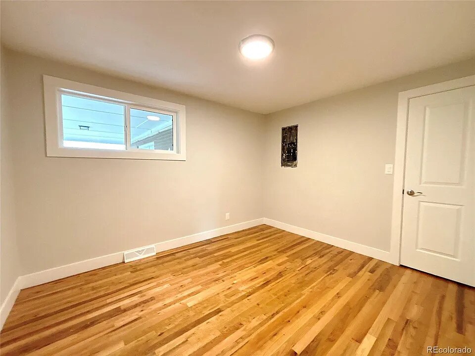 Building Photo - 1225 W 7th Avenue Dr