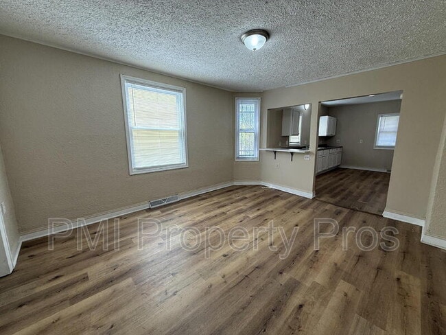 Building Photo - 2945 N 23rd St