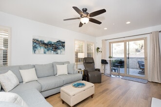 Building Photo - 2802 Bellezza Dr