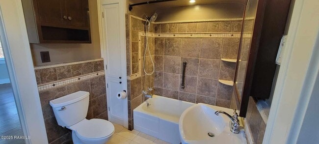 Building Photo - 211 City Park Cir