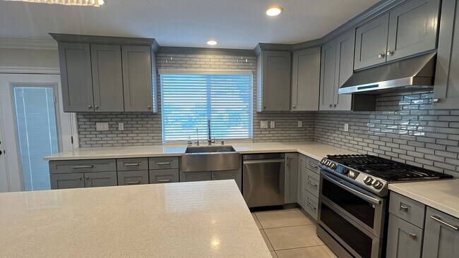 Building Photo - Beautiful West Lancaster Home