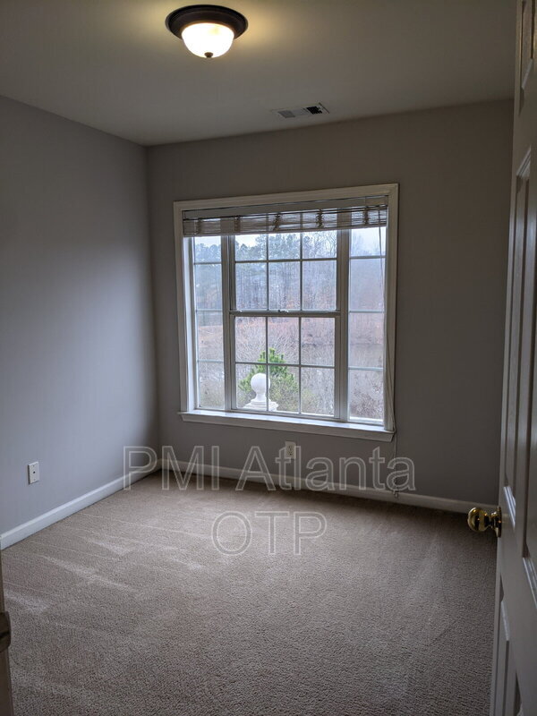 Building Photo - 1734 Highlands View Dr