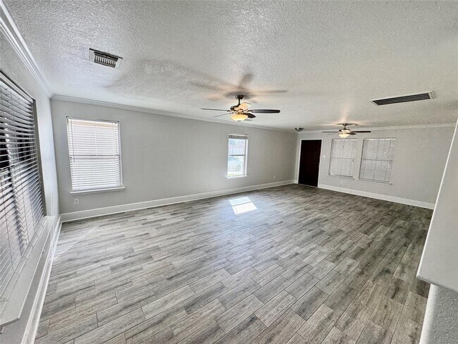 Building Photo - 21355 Claretfield Ct
