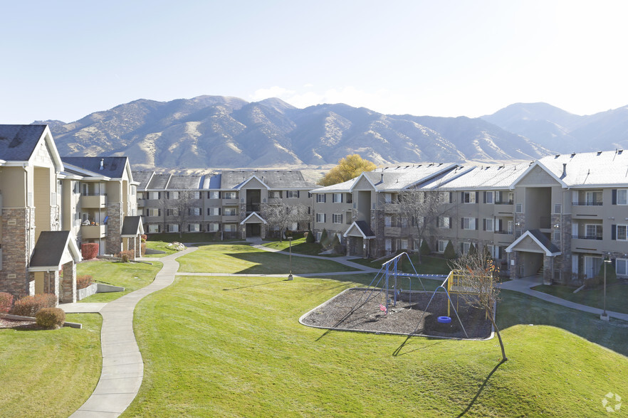 Building Photo - Deer Creek Village