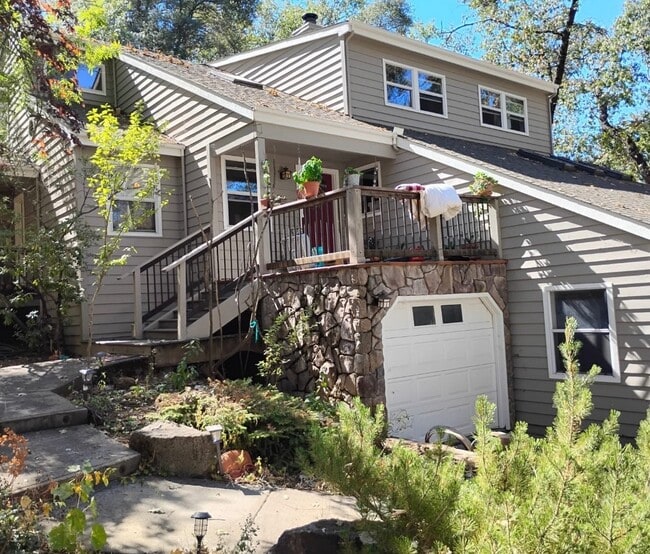 Building Photo - 10091 CA-49